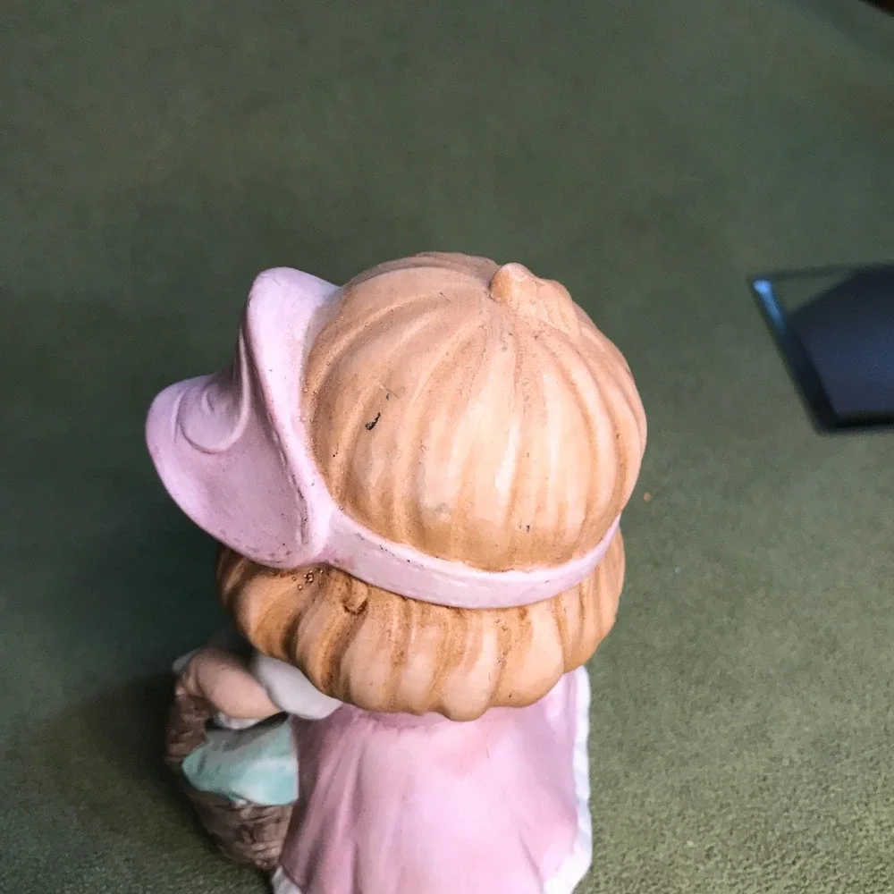 Homco‎ Girl w/ kitty in basket Figurine #1439 Home Interior pink dress & hat